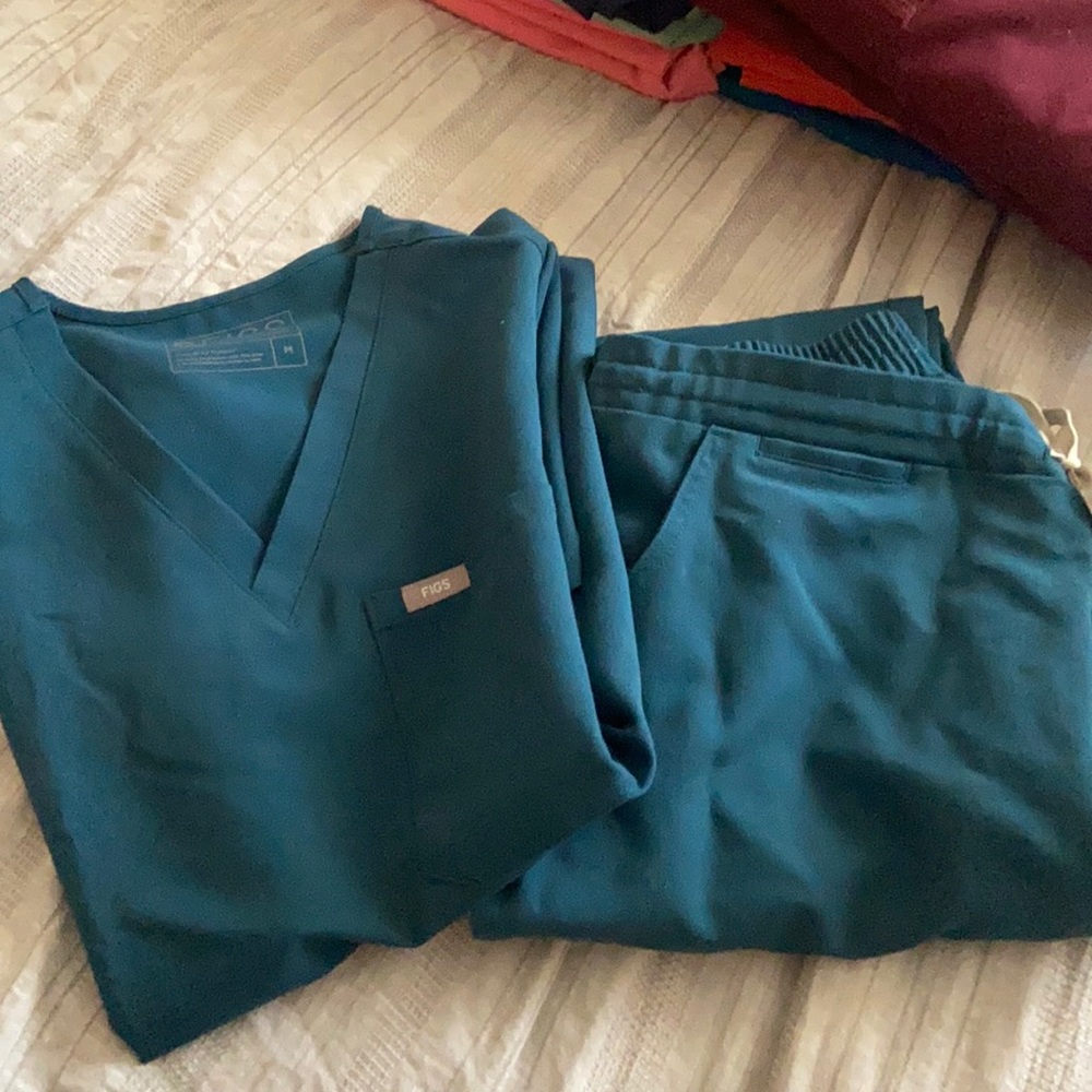 FIGS Caribbean blue set